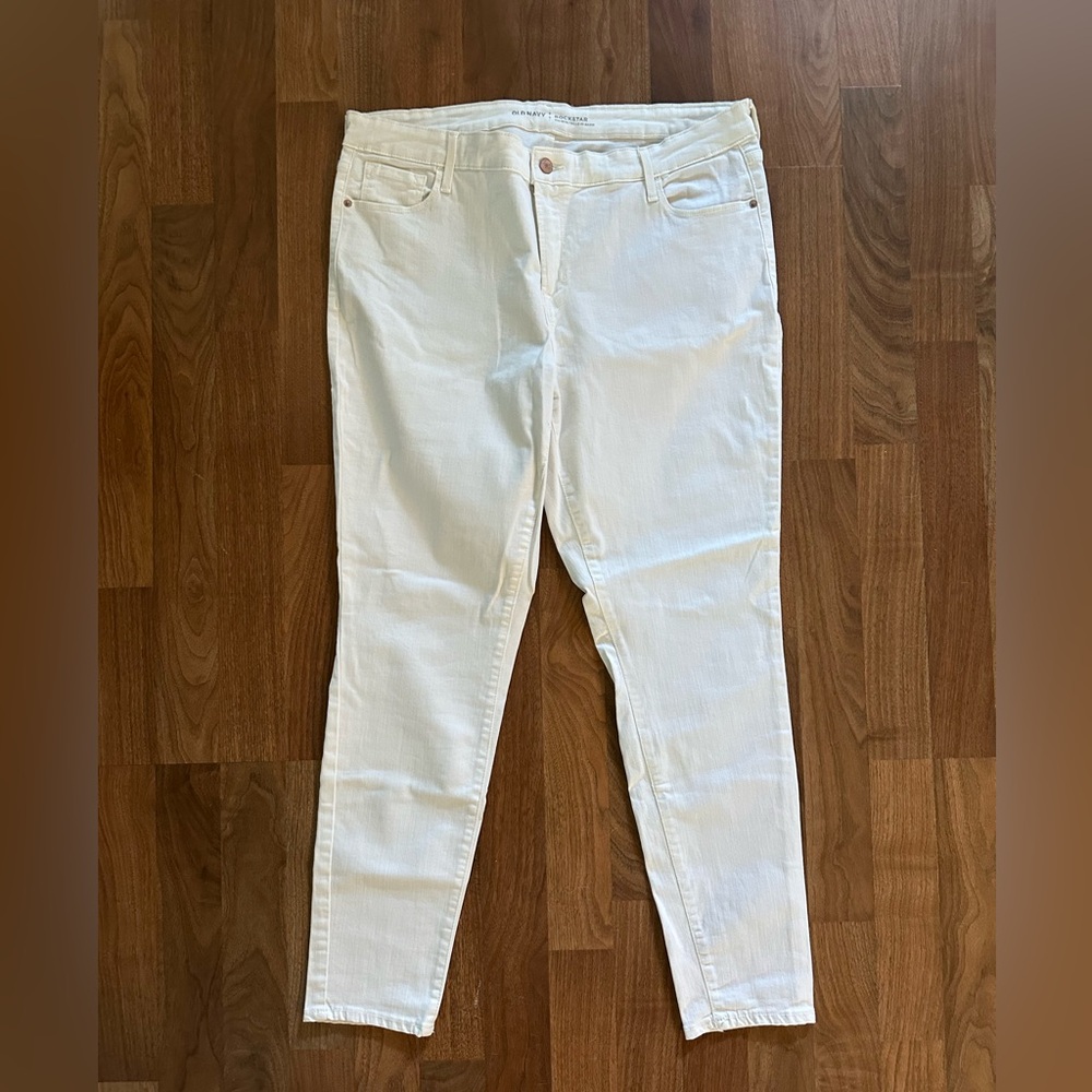 Old Navy Rockstar Super Skinny Jeans - EUC White in 18 regular